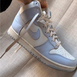 Womens high top dunks